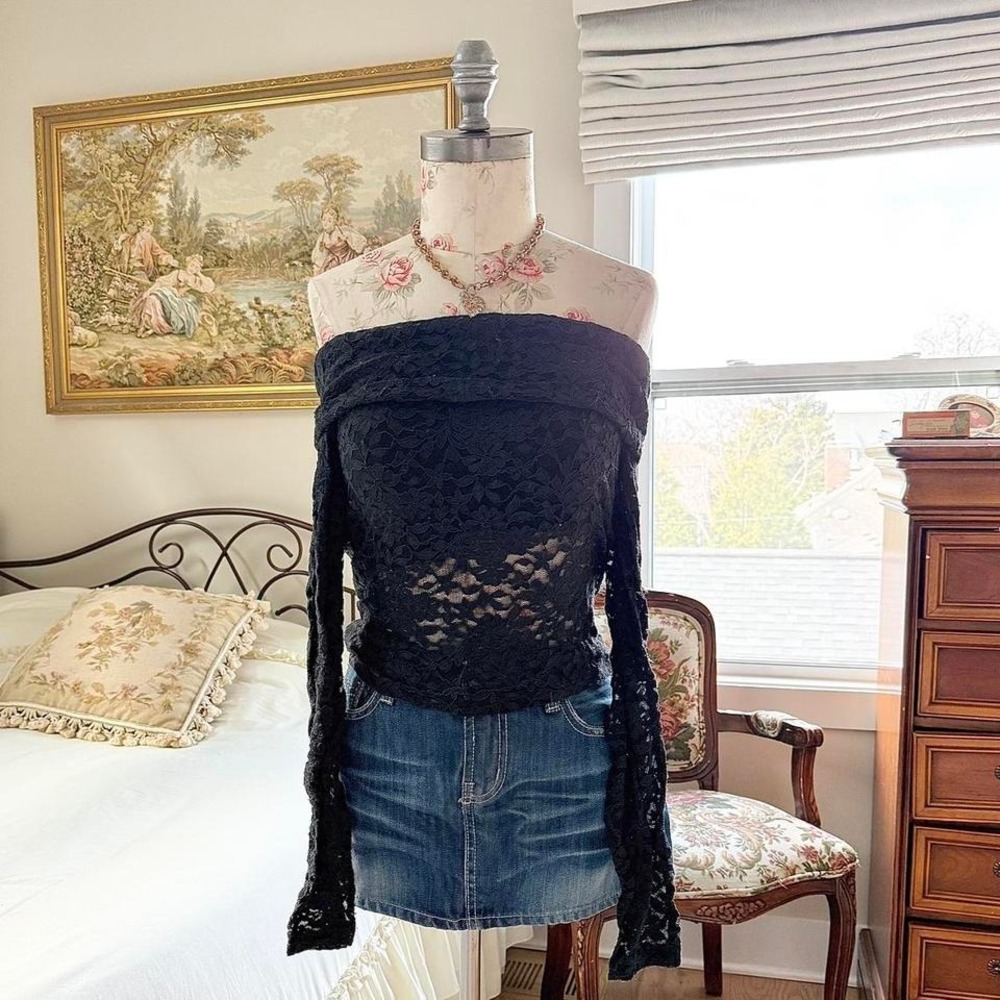 black off shoulder‎ lace top hollister size large s